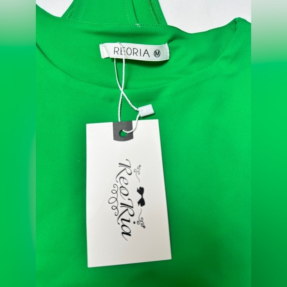 ReoRia Vibrant Green Women's Top/Bodysuit (NWT) Size Medium